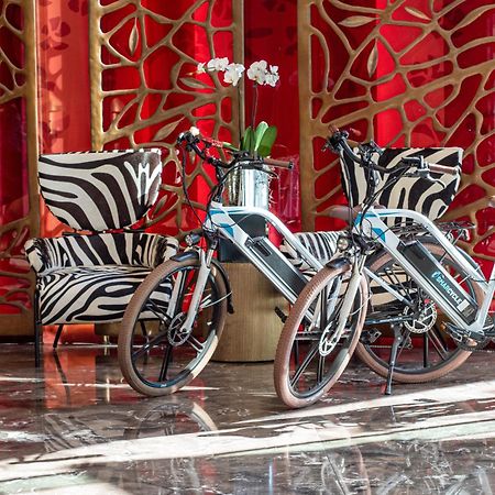 Emporium Hotel South Bank Brisbane Exterior foto Bicycles at the lobby