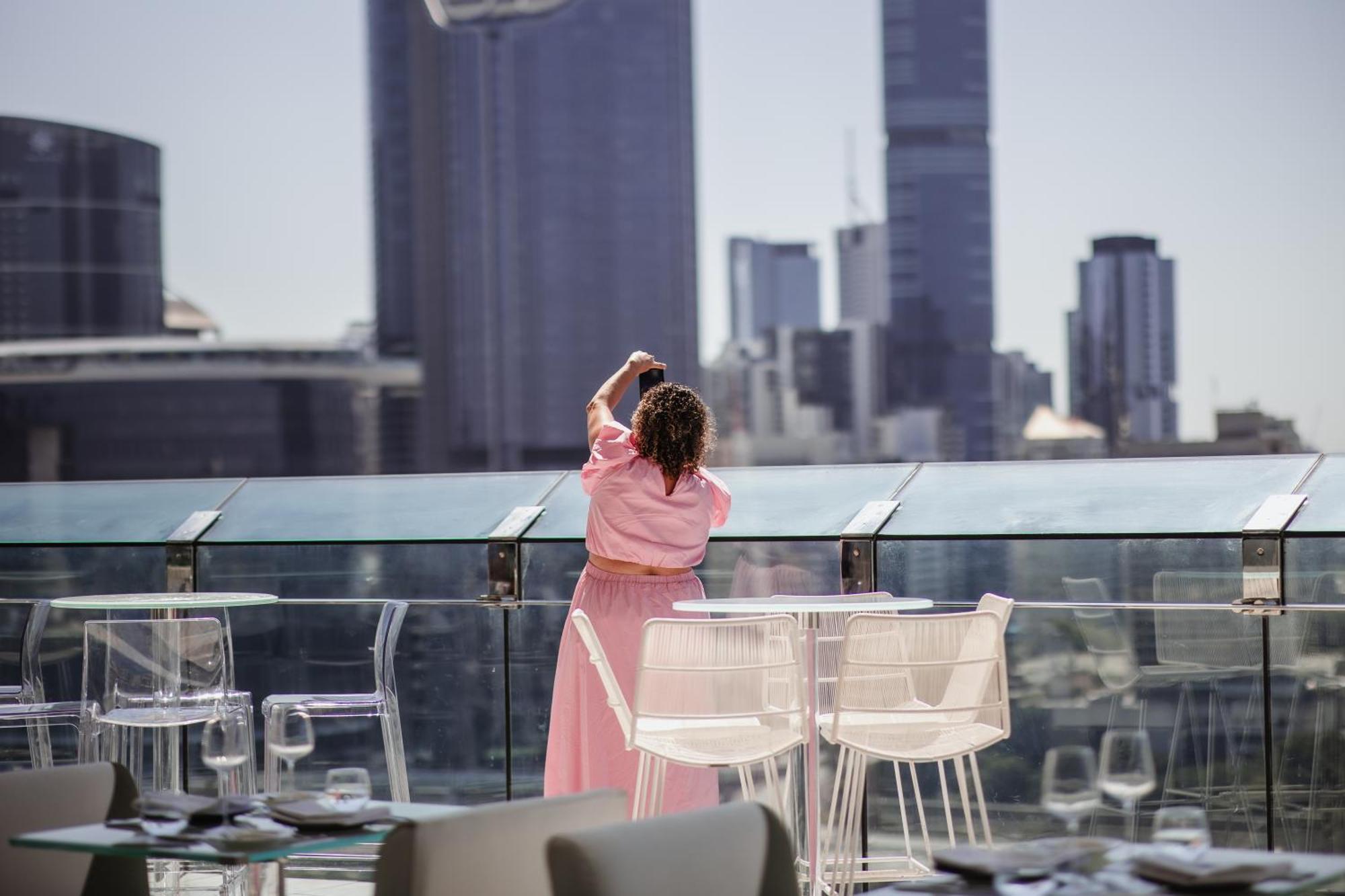 Emporium Hotel South Bank Brisbane Exterior foto The view from the rooftop bar